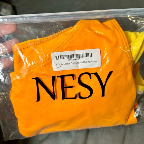 Cutout & Color! 🔥 One-Shoulder Swimsuit Size S – Poolside Perfection! - Picture 9 of 9